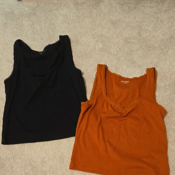 Old Navy Cinched Ribbed Knit Crop Tank Bundle - Picture 2 of 9